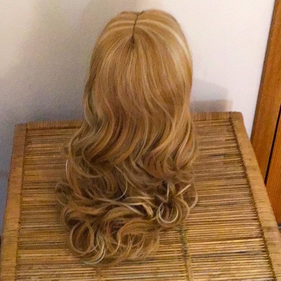 Unbranded wig - Picture 3 of 3
